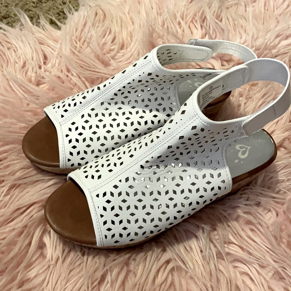 Girls Justice White Wedge Sandals Size 4
